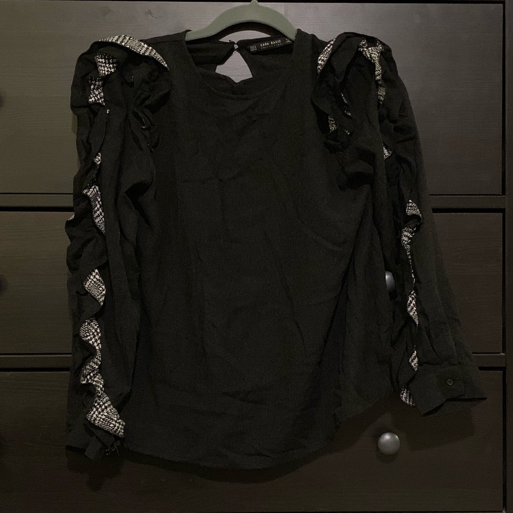 Zara ruffle sleeve blouse